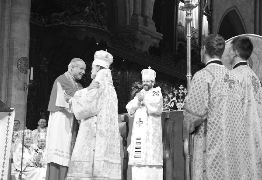 2 - Під час інтронізації Єпископа Бориса Ґудзяка в Соборі Паризької Богоматері