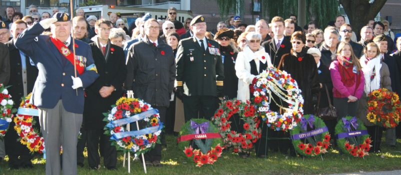 Українська громада вшанувала своїх героїв біля пам’ятника в Українсько-канадському парку на перехресті вулиць Eglinton & Scarlett у Торонто