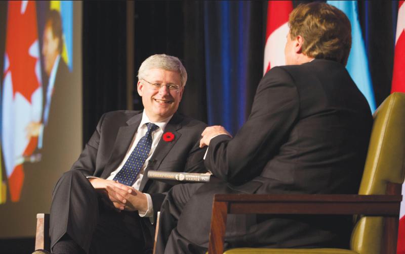 The Right Honourable Stephen Harper, Prime Minister of Canada, and Jurij Klufas, Kontakt TV chat at the gala dinner at the UCC 24th Triennial Congress