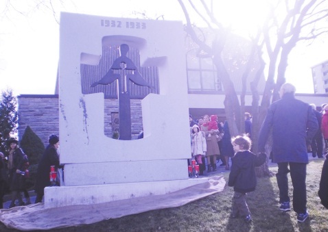 Відкриття пам’ятника жертвам Голодомору біля церкви Св. Димитрія в Торонто
