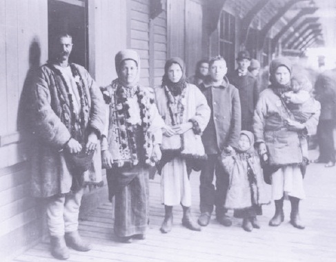 Перші українці-поселенці в Канаді