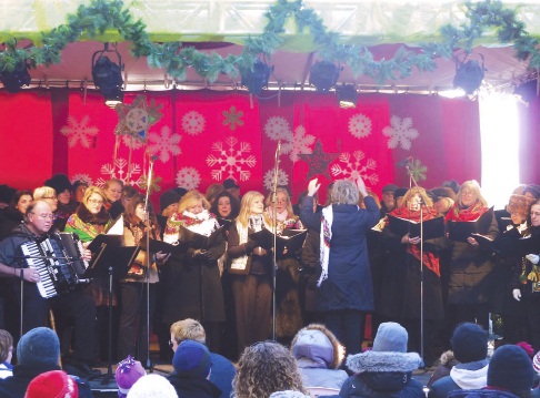 Vesnivka and Ukrainian Male Chamber choirs on Christmas Market Stage